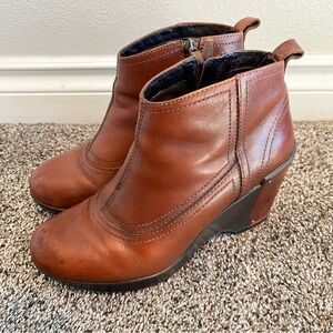 Dansko Fawn Brown Leather Wedge Bootie EU 38